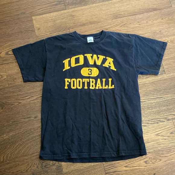 Vintage Looking Iowa Football T-Shirt - Picture 1 of 3